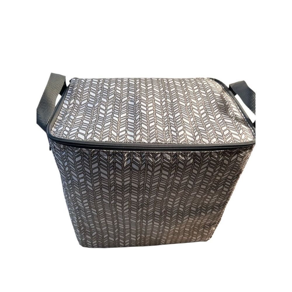 Thirty one 31 medium‎ chill tote 13x9" gray white chevron new retired